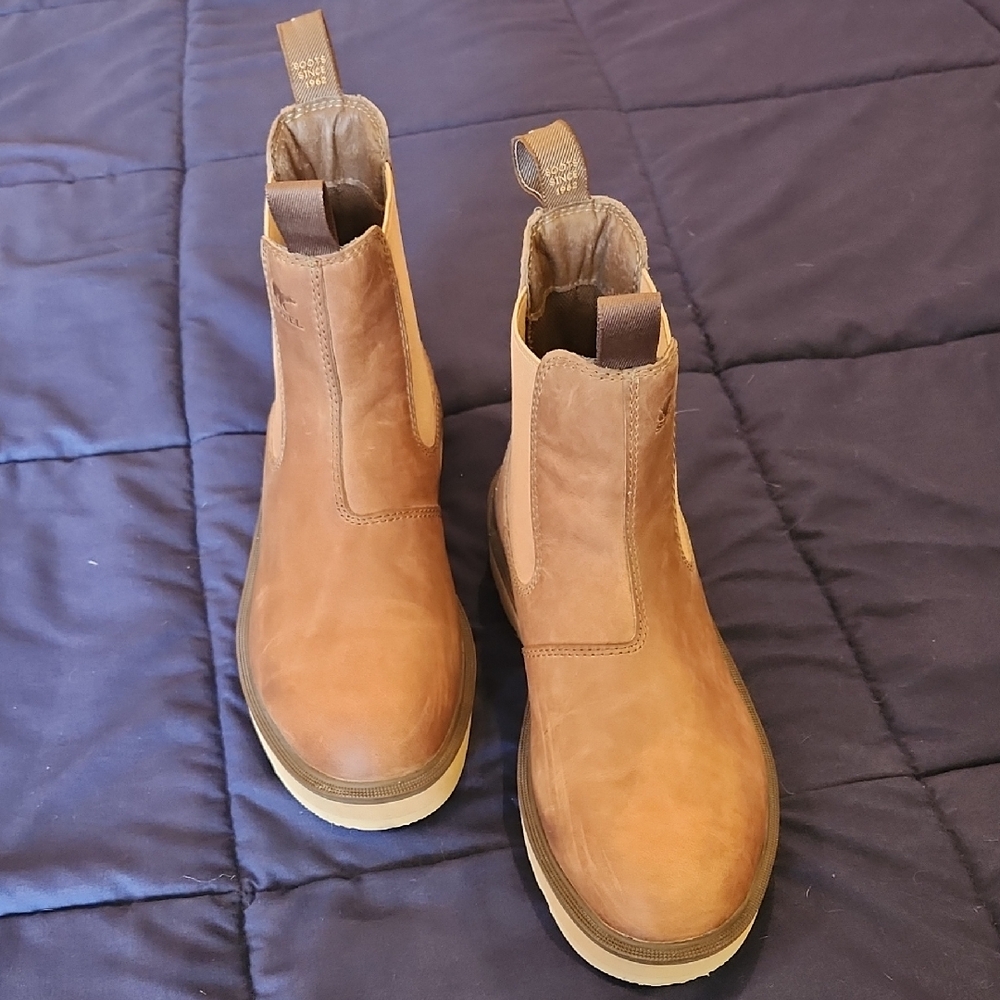 Sorel Tan Leather Chelsea Combat Boots